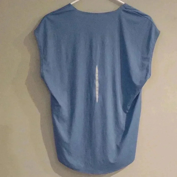 Nike Dri-Fit blue city sleek reflective women's medium running top - Picture 4 of 4